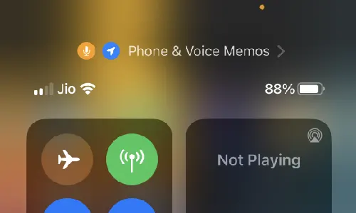 Which app using iPhone MIC